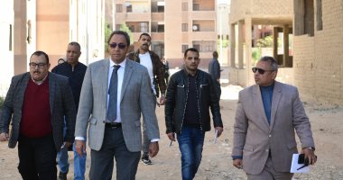 محافظ قنا يتفقد مستوى الخدمات والمشروعات الاستثمارية ويشدد على أعمال النظافة