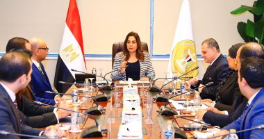 وزيرة التنمية المحلية تتابع ملفات العمل المختلفة
