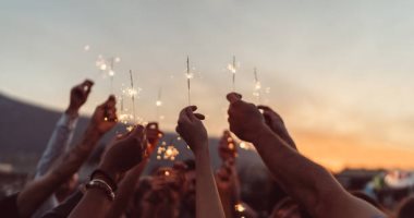 4 أبراج هادية مابتحبش الدوشة هتحتفل بعيد الحب فى البيت.. إنت هتحتفل فين؟ الاحتفال