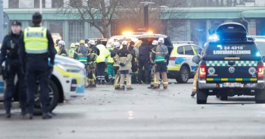 صور.. العالم هذا المساء.. "الأونروا" تؤكد أن الوضع في مخيم جنين كارثي وجميع سكانه نزحوا.. وسقوط 10 قتلى إثر إطلاق نار بمدرسة في السويد.. وزير الداخلية في نظام بشار الأسد يسلم نفسه إلى قوات الأمن فى سوريا