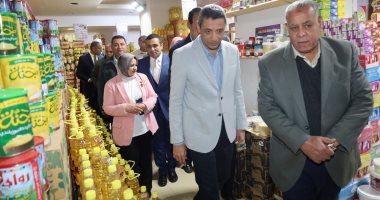 محافظ السويس يتفقد معرض "أهلا رمضان” لتوفير السلع للمواطنين بأسعار مخفضة