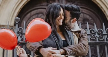 اعرف الأغنية المناسبة ليك فى عيد الحب حسب برجك عيد الحب 2025.. صورة تعبيرية