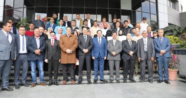 وزير العمل ونائب محافظ بنى سويف يُكرّمان أوائل برامج التدريب المهنى