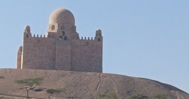 الوداع الأخير.. هنا يرقد جثمان الأمير كريم الحسينى آغاخان.. لايف مقبرة الأغاخان فى أسوان