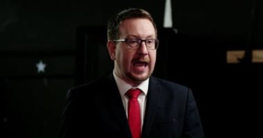 رئيس الوزراء البريطانى يعلن إقالة وزير الصحة أندرو جوين أندرو جوين
