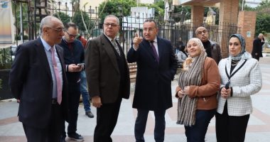 رئيس جامعة الإسكندرية يتفقد المجمع الطبى وكليات العلوم الإنسانية