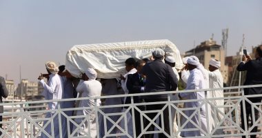 الوداع الأخير.. جنازة مهيبة للأمير كريم الحسينى الأغاخان الرابع بأسوان.. صور جنازة رسمية مهيبة للأمير كريم الحسينى الأغاخان الرابع بأسوان