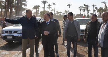 رفع 2000 طن من مخلفات هدم المباني بطريق "العصارة- المعصرة" فى أسيوط