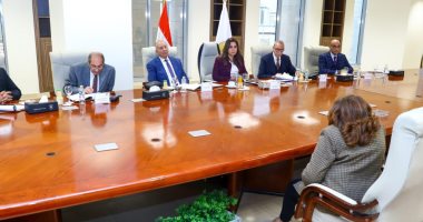 وزيرة التنمية المحلية تترأس لجنة المقابلات للمتقدمين للوظائف القيادية