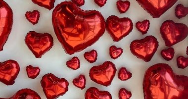 الأبراج الأكثر حظًا فى يوم عيد الحب 2025.. حتى السناجل محظوظين