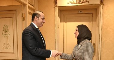 وزير الشئون النيابية خلال استقبال سفيرة مملكة البحرين: التعاون العربى يمثل ركيزة استقرار المنطقة