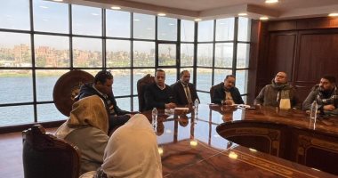 اجتماع الغرفة التجارية بسوهاج وشعبة الخضار والفواكة للتأكد من توافر السلع فى رمضان 