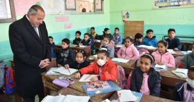 محافظ بورسعيد يطالب "الأبنية التعليمية" بتحديد احتياجات المدارس للعام المقبل