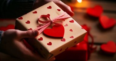 لو حبيبك من الأبراج دى اعرفى إن هدية الفلانتين هتعجبك.. بيختاروا الهدايا بفن