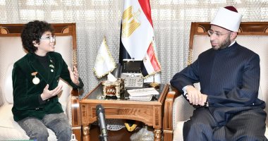 وزير الأوقاف مشيدا بـ أدهم عبد النبى: نموذج للمبدع العربي