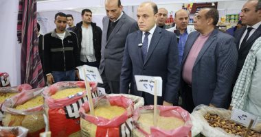 محافظ كفر الشيخ يفتتح معرض أهلا رمضان بميدان الـ47 بتخفيضات تصل 35%.. فيديو