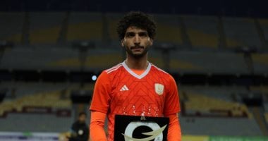 الشبكة نيوز : 
                                            عمرو ناصر يحصل على جائزة أفضل لاعب فى مباراة الزمالك وفاركو
                                        