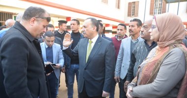 محافظ أسيوط يوجه بإتاحة منافذ جديدة لتلقى تظلمات الشهادة الإعدادية