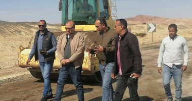 رئيس مدينة مرسى علم يتفقد المرحلة الأولى من رفع كفاءة الطرق  