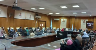 مركز ضمان الجودة بجامعة سوهاج ينظم ورشة عمل لدعم ملف الاعتماد الأكاديمى لبرامج كلية الآداب جانب من الورشة