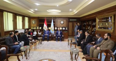 محافظ كفر الشيخ يناقش مشروع إقامة محطتين للصرف ضمن مشروعات معالجة مصرف كتشنر 