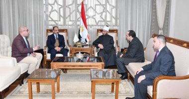وزير الأوقاف يستقبل الوكيل الدائم الجديد لوزارة الأوقاف ويشكر السابق وزير الأوقاف يستقبل الوكيل الدائم الجديد لوزارة الأوقاف