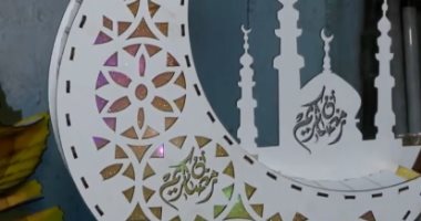 شهر الفرحة.. استعدادات العرب لاستقبال شهر رمضان.. دول عربية تعلن الأول من مارس بداية الصوم.. ومواعيد خاصة للدوام بدول الخليج.. و5 ساعات فقط لطلاب المدارس.. و"الحرمين" يستقبلان ضيوفهما بـ120 مبادرة خدمية