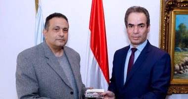 أسرة الشيخ مصطفى إسماعيل تهدى إذاعة القرآن الكريم ١٨ تلاوة تذاع لأول مرة فى رمضان