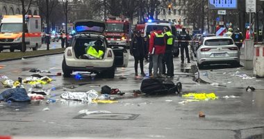 حالة من الرعب تسيطر على أوروبا مع تكرار الهجمات الإرهابية.. طعن طفل 14 عاما حتى الموت فى النمسا.. 39 مصابا فى حادث دهس ميونيخ.. مقتل 11 شخصا بإطلاق نار فى السويد.. وتقرير: 3 من 5 أشخاص من الذئاب المنفردة حادث دهس - أرشيفية