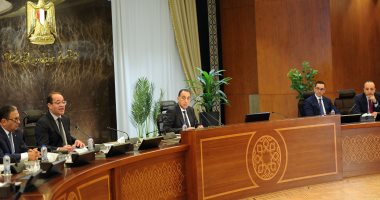 رئيس الوزراء: نضع اللمسات الأخيرة لحزمة الحماية الاجتماعية.. 29 إجراء لإصلاح منظومة الجمارك.. مدبولي: معدل التضخم في انخفاض.. وزيارة الحفار سايبم 10000 الخاص بحقل ظُهر رد واضح على الشكوك وزيادة قريبا في الإنتاج الدكتور مصطفى مدبولي رئيس مجلس الوزراء
