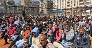 محافظ أسيوط يشهد القرعة العلنية لاختيار الفائزين بترخيص 150 سيارة تاكسى