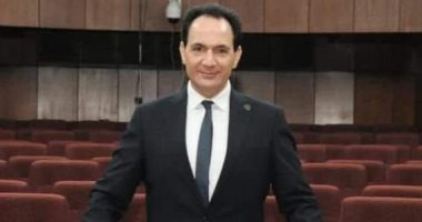 الشبكة نيوز : 
                                            محمد متولى يكشف خطة مسرح الشمس: نعمل على علاج أولادنا من ذوى الهمم بالفن
                                        