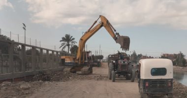 محافظ الإسماعيلية يوجِّه بسرعة الانتهاء من تنفيذ مشروعات الطرق