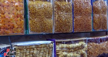 شهر البركة.. منطقة باب البحر أصل ياميش رمضان "فيديو"