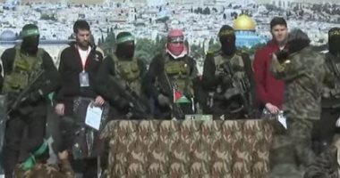 لا هجرة إلا للقدس.. الفصائل الفلسطينية ترد على ترامب أثناء تسليم الرهائن من غزة.. إطلاق سراح 3 إسرائيليين مقابل الإفراج عن 369 أسيرا فلسطينيا من سجون الاحتلال.. ورفض دولى لخطة أمريكا ومطالب بتجسيد حل الدولتين تسليم الأسرى