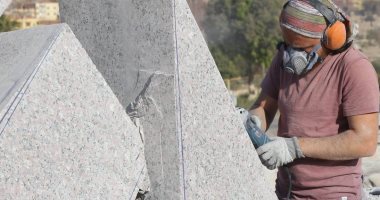 شاهد أعمال الفنانين المشاركين فى سمبوزيوم أسوان الدولى للنحت بدورته الـ 29 سمبوزيوم اسوان