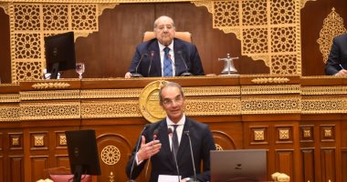 وزير الاتصالات يشيد بدراسة "دور الشركات وريادة الأعمال فى تعزيز التنمية"