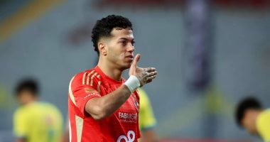 إمام عاشور لاعب الاهلى