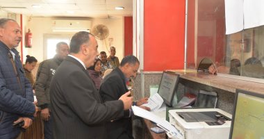 محافظ أسيوط يتفقد المركز التكنولوجي لخدمة المواطنين بمركز الفتح