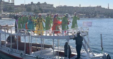 قوة مصر الناعمة.. مهرجان أسوان الدولي للفنون ينطلق بدفيليه مائي في نهر النيل