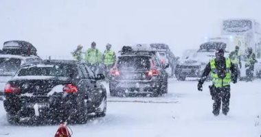 ارتفاع الحوادث المرورية فى السويد بسبب الثلوج والطقس السيئ..صور حوادث بسبب الثلوج