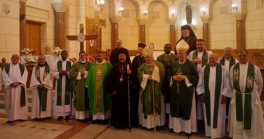 القداس الإلهي ببازيليك السيدة العذراء بمصر الجديدة