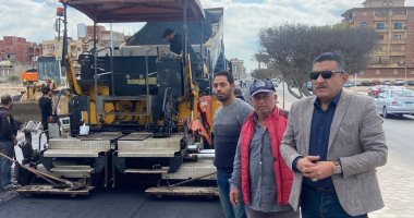 وزير الإسكان يتابع سير العمل بمشروعات رفع كفاءة وتطوير الطرق بعدة مدن جديدة