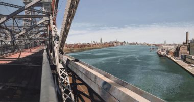 عرض لوحة للفنان ريتشارد استيس للبيع بمزاد نيويورك بـ 700 ألف دولار