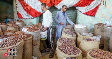 شاهد بن شرقى ينافس شيكابالا وزيزو فى سوق الساحل قبل كلاسيكو الأهلى والزمالك