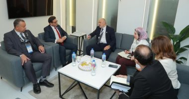 رئيس البترول البحرية يبحث مع إكسون موبيل فرص التعاون فى المشروعات البحرية