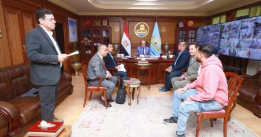 محافظ كفر الشيخ يناقش شكاوى وطلبات المواطنين خلال اللقاء الدورى محافظ كفر الشيخ يناقش شكاوى وطلبات المواطنين