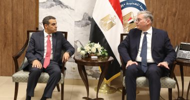 وزير البترول يعقد جلسة مباحثات مشتركة مع رئيس شلمبرجير لتعزيز التعاون المشترك