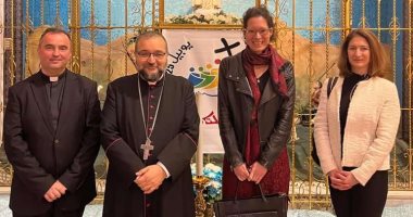رئيس الطائفة الكلدانية يطالب سفيرة المجر بدعم جهود مصر فى رفض التهجير رئيس الطائفة الكلدانية