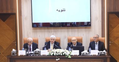 فتح التقدم للطلاب العائدين من روسيا والسودان للالتحاق بالجامعات مايو المقبل جانب من الاجتماع